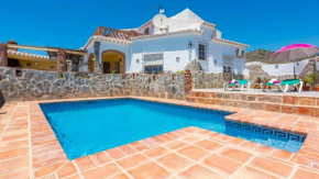 Villa Aránzazu Nerja by Ruralidays, Nerja